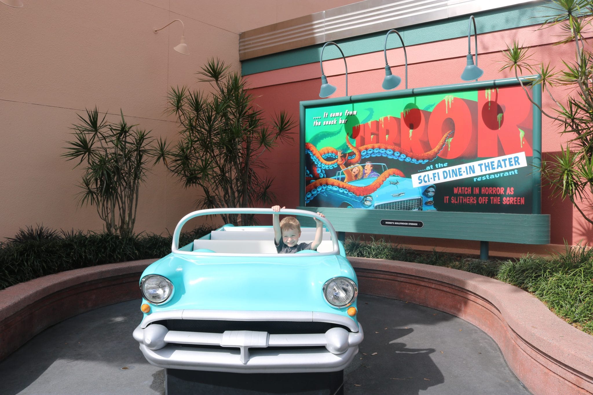 Sci-Fi Dine-in Theatre Restaurant Review | Disney Hollywood Studios