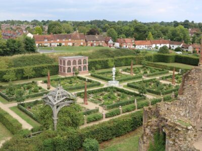 Kenilworth Castle and Elizabethan Garden