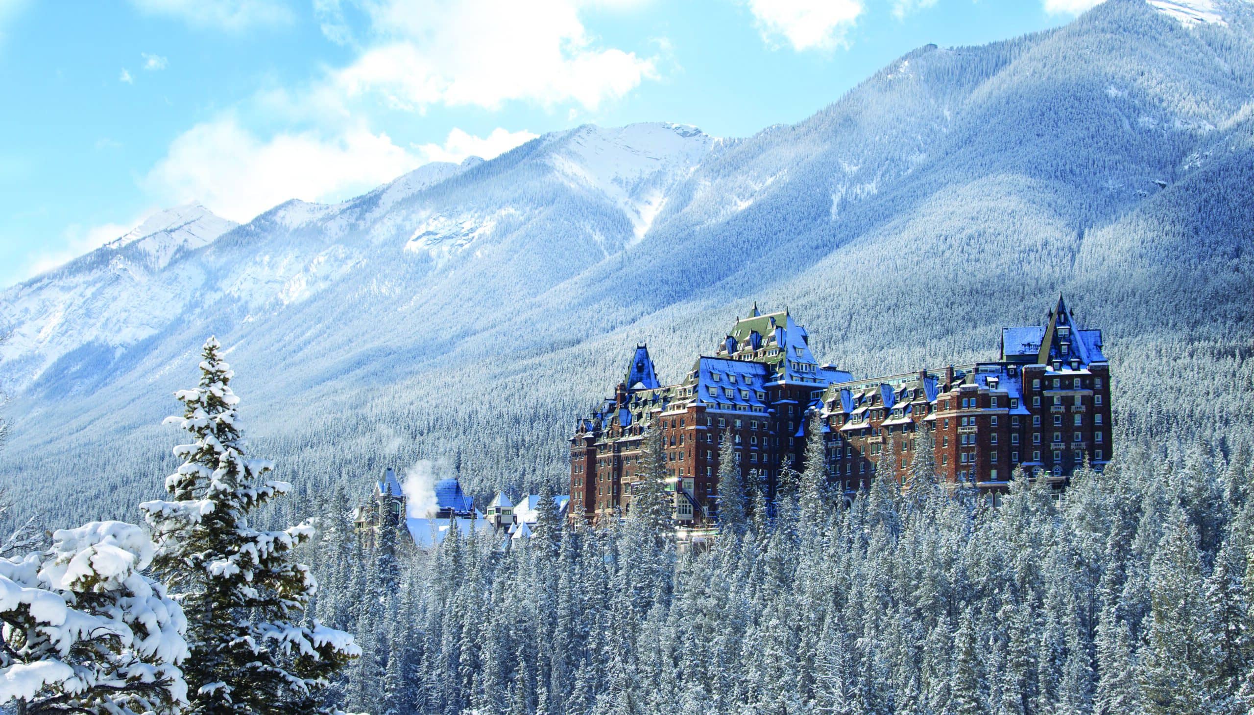 14 Best Winter Ski Holiday Resorts in Canada for Families